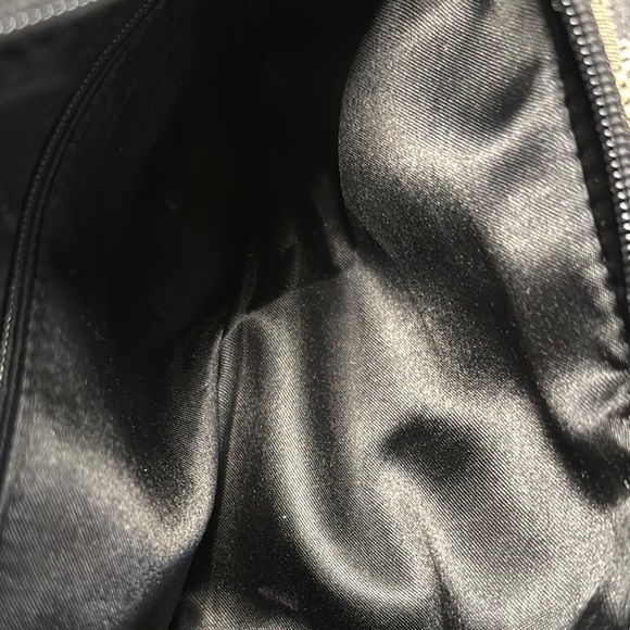 G by Guess Y2K Shoulder Bag w/ Multiple Zippers & Signature Print - Picture 16 of 16